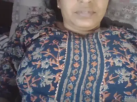 Hot-shanvi online show from 04-28-26, 01:59