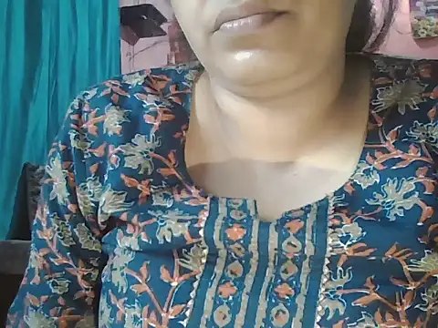 Hot-shanvi online show from 04-28-26, 02:27