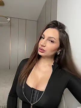 Snapshot of claraxjoyy chatting on 11-10-25, 05:28 claraxjoyy online show from 11-10-25, 05:28