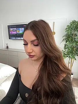 claraxjoyy online show from 04-24-26, 05:43