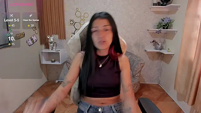 Snapshot of Chaos_Wild chatting on 09-08-25, 07:02 Chaos Wild online show from 09-08-25, 07:02