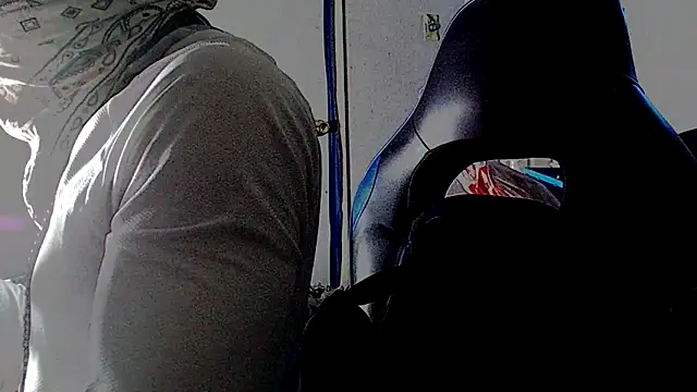 Snapshot of dominatingblacklove chatting on 09-29-25, 12:05 dominatingblacklove online show from 09-29-25, 12:05