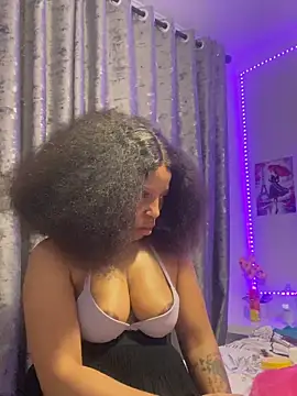 Snapshot of Thando04 chatting on 04-11-26, 11:53 Thando04 online show from 04-11-26, 11:53