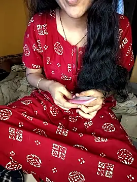 lovelygirl4567 online show from 10-10-25, 06:01