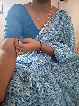 lovelygirl4567 online show from 04-15-26, 05:03