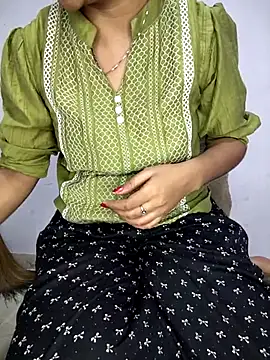 lovelygirl4567 online show from 04-26-26, 04:59