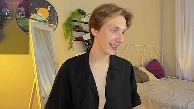 Snapshot of Adrian_Di chatting on 01-02-25, 12:24 Adrian Di online show from 01-02-25, 12:24