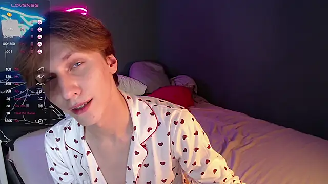 Snapshot of Adrian_Di chatting on 01-12-25, 01:37 Adrian Di online show from 01-12-25, 01:37