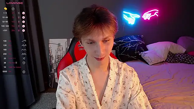 Snapshot of Adrian_Di chatting on 01-13-25, 11:19 Adrian Di online show from 01-13-25, 11:19