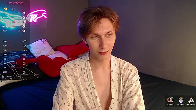 Snapshot of Adrian_Di chatting on 01-14-25, 06:38 Adrian Di online show from 01-14-25, 06:38