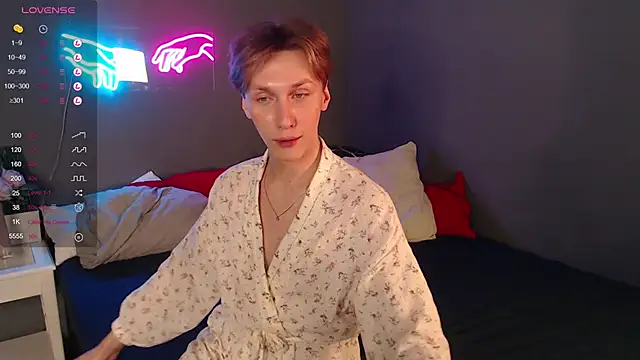 Snapshot of Adrian_Di chatting on 01-21-25, 10:41 Adrian Di online show from 01-21-25, 10:41