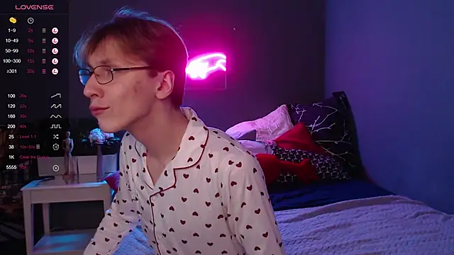 Snapshot of Adrian_Di chatting on 01-23-25, 04:15 Adrian Di online show from 01-23-25, 04:15