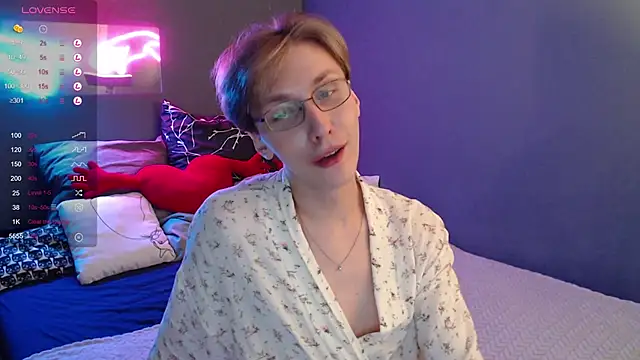 Snapshot of Adrian_Di chatting on 01-26-25, 02:19 Adrian Di online show from 01-26-25, 02:19