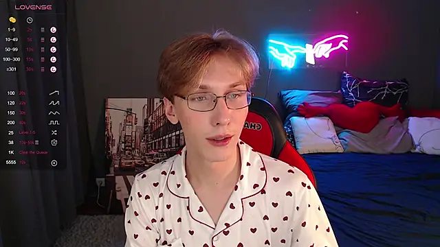 Snapshot of Adrian_Di chatting on 01-27-25, 03:39 Adrian Di online show from 01-27-25, 03:39