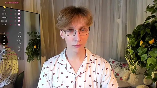 Snapshot of Adrian_Di chatting on 01-30-25, 03:40 Adrian Di online show from 01-30-25, 03:40