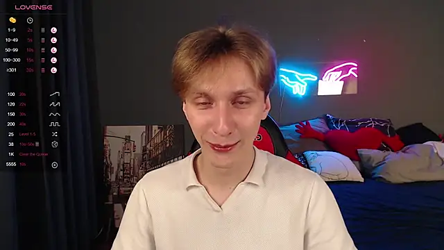 Snapshot of Adrian_Di chatting on 02-01-25, 02:02 Adrian Di online show from 02-01-25, 02:02