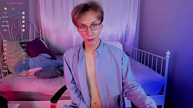 Snapshot of Adrian_Di chatting on 02-03-25, 03:49 Adrian Di online show from 02-03-25, 03:49