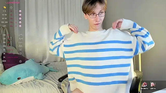 Snapshot of Adrian_Di chatting on 02-06-25, 07:18 Adrian Di online show from 02-06-25, 07:18