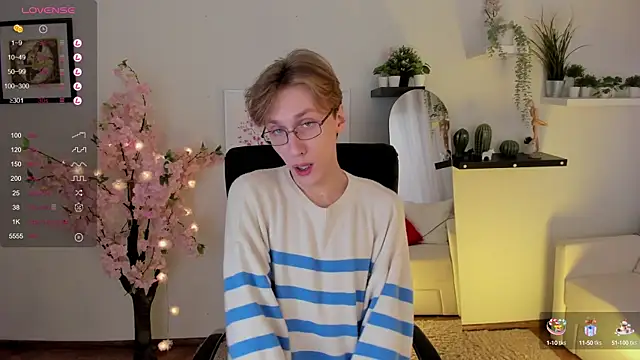 Snapshot of Adrian_Di chatting on 02-09-25, 11:25 Adrian Di online show from 02-09-25, 11:25