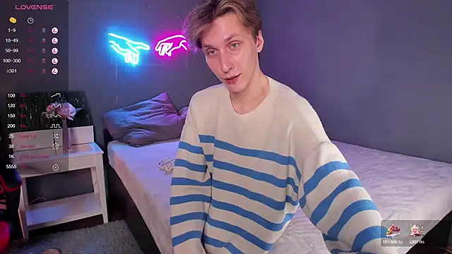 Snapshot of Adrian_Di chatting on 02-24-25, 07:41 Adrian Di online show from 02-24-25, 07:41