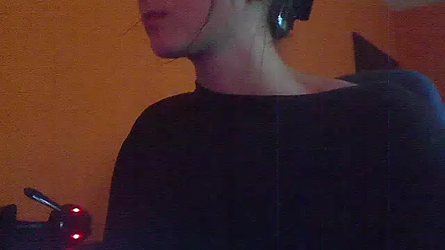 Analitayoung online show from 04-27-26, 02:15