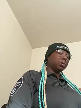 Snapshot of DamnBubbles chatting on 01-18-25, 08:30 DamnBubbles online show from 01-18-25, 08:30