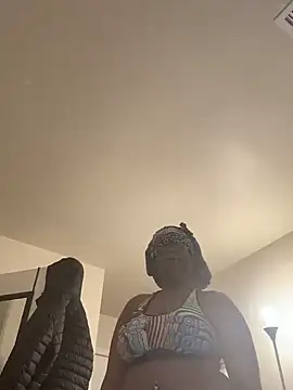 Snapshot of DamnBubbles chatting on 02-08-25, 06:22 DamnBubbles online show from 02-08-25, 06:22