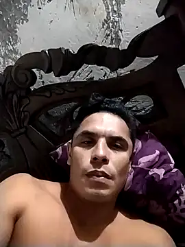 Snapshot of carloaman chatting on 12-30-24, 01:37 carloaman online show from 12-30-24, 01:37