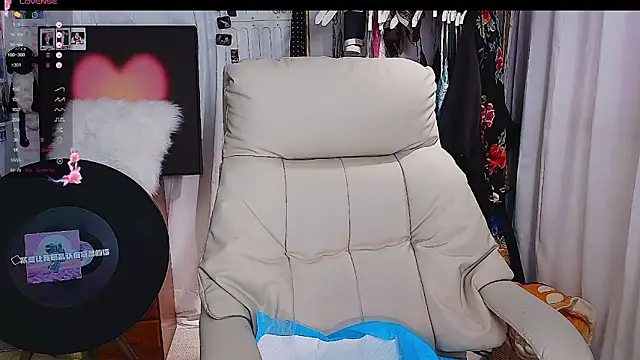 xiaotiantian-76 online show from 12-03-25, 02:19