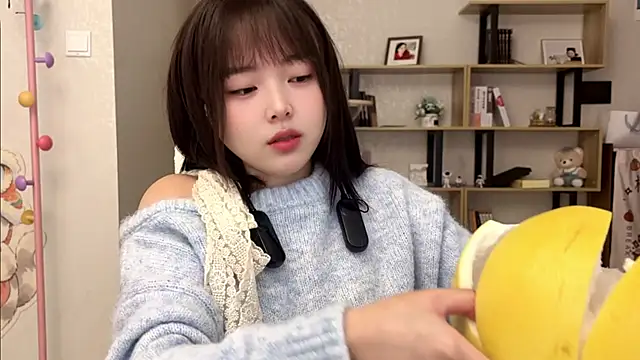 Chenjing0 online show from 10-23-25, 02:55