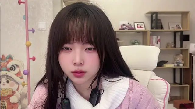 Snapshot of Chenjing0 chatting on 11-13-25, 03:27 Chenjing0 online show from 11-13-25, 03:27