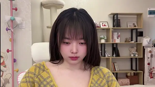 Snapshot of Chenjing0 chatting on 12-01-25, 03:55 Chenjing0 online show from 12-01-25, 03:55