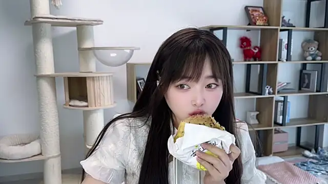 Chenjing0 online show from 04-26-26, 04:10