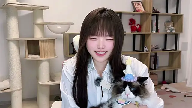Chenjing0 online show from 05-16-26, 12:15