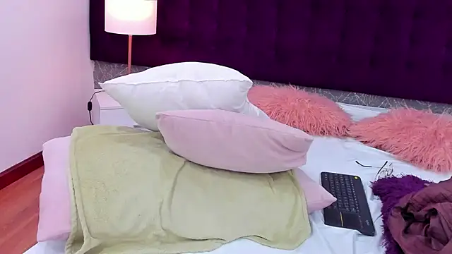 LiaCathaleya online show from 03-21-25, 06:51