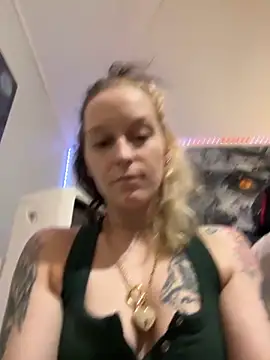 Snapshot of damselaintstressn chatting on 11-07-25, 11:27 damselaintstressn online show from 11-07-25, 11:27