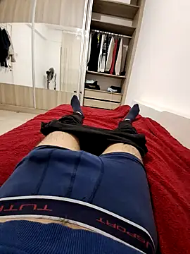 merty2233 online show from 02-02-25, 04:00