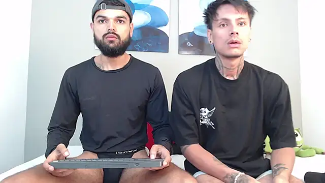 Snapshot of Emilio_Wolf chatting on 01-11-25, 08:54 Emilio Wolf online show from 01-11-25, 08:54