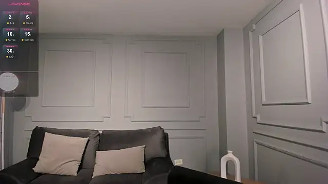 NiaSalvatore online show from 02-20-25, 01:57