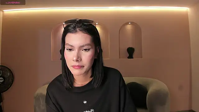 NiaSalvatore online show from 09-22-25, 07:16