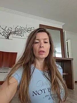 Snapshot of karina_warthon chatting on 05-24-26, 05:40 karina warthon online show from 05-24-26, 05:40