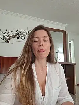 Snapshot of karina_warthon chatting on 05-26-26, 05:31 karina warthon online show from 05-26-26, 05:31