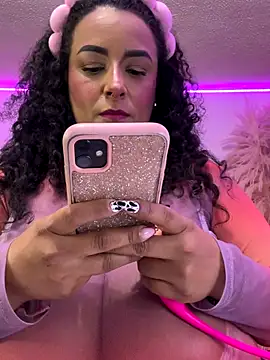 Snapshot of ariadna_cooper chatting on 10-19-25, 04:24 ariadna cooper online show from 10-19-25, 04:24