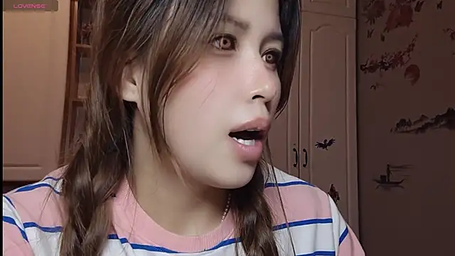 Snapshot of Lucky-xiuxiu chatting on 02-22-25, 06:17 Lucky-xiuxiu online show from 02-22-25, 06:17
