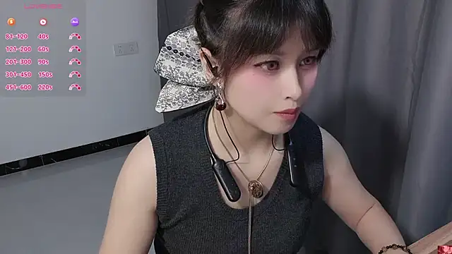 Snapshot of Lucky-xiuxiu chatting on 10-03-25, 01:52 Lucky-xiuxiu online show from 10-03-25, 01:52