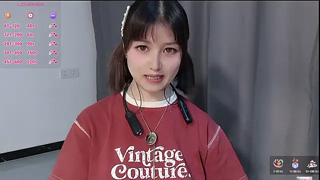 Snapshot of Lucky-xiuxiu chatting on 10-11-25, 04:27 Lucky-xiuxiu online show from 10-11-25, 04:27