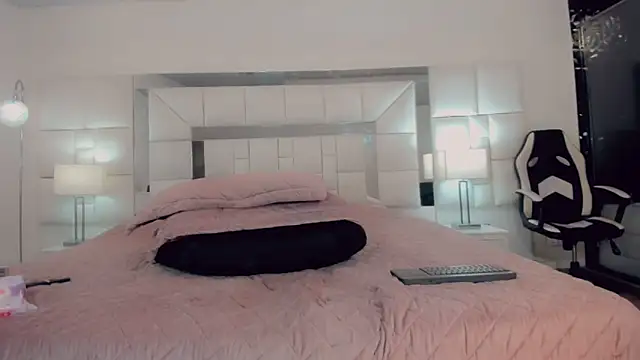 Gisele fox online show from 03-13-25, 10:32