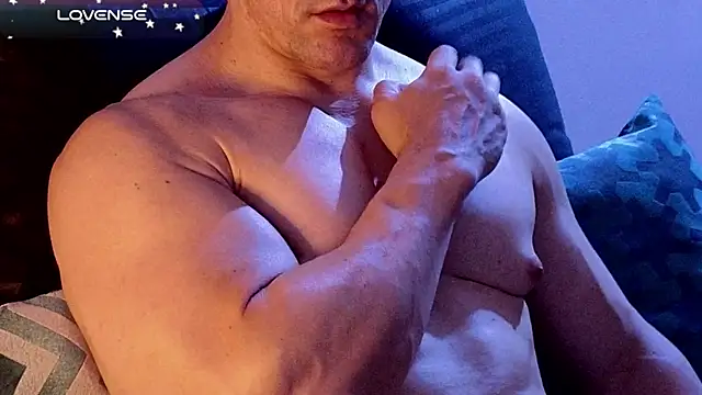 Snapshot of life_warrior chatting on 12-19-24, 05:18 life warrior online show from 12-19-24, 05:18