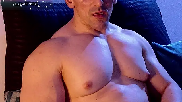 Snapshot of life_warrior chatting on 12-27-24, 03:42 life warrior online show from 12-27-24, 03:42