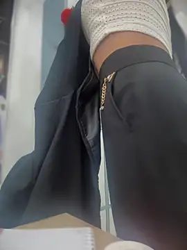 BELLA--26 online show from 11-28-25, 01:47